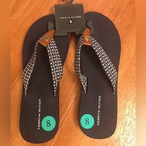 Tommy Hilfiger ladies flip flops, navy blue with white anchors, size 8